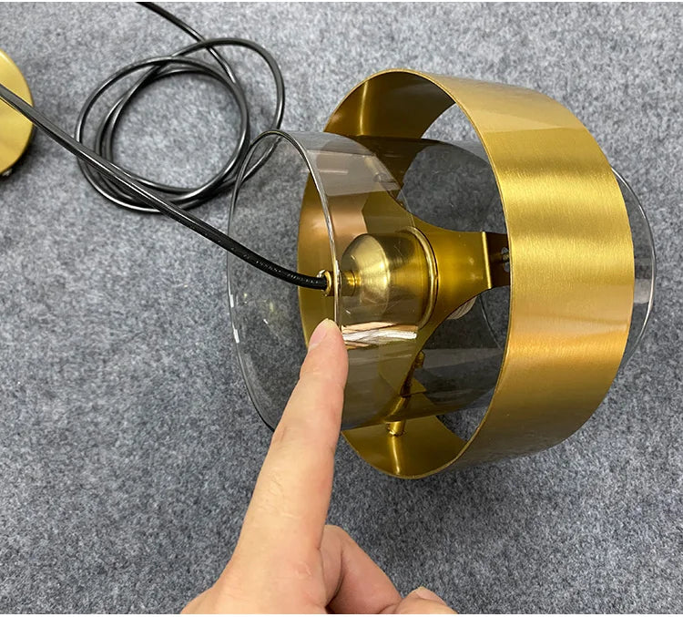 Moderne Glas-Pendelleuchte – Bernsteinfarbener Designer-Kronleuchter für Esszimmer und Küche