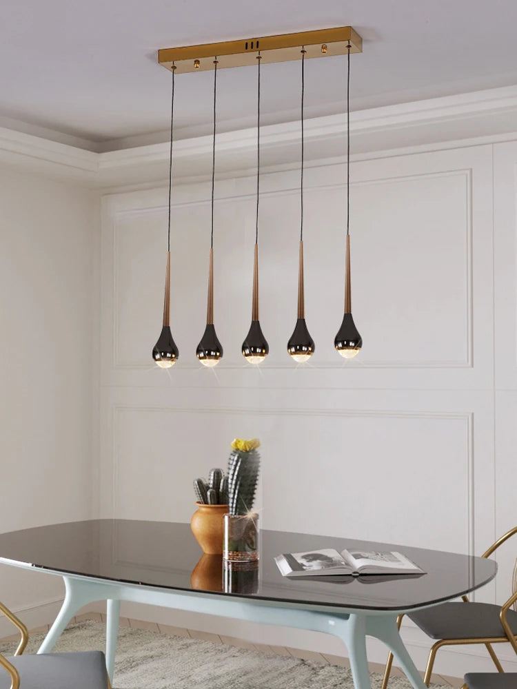 LED-Treppenhaus-Pendelleuchte – Schwarz und Gold