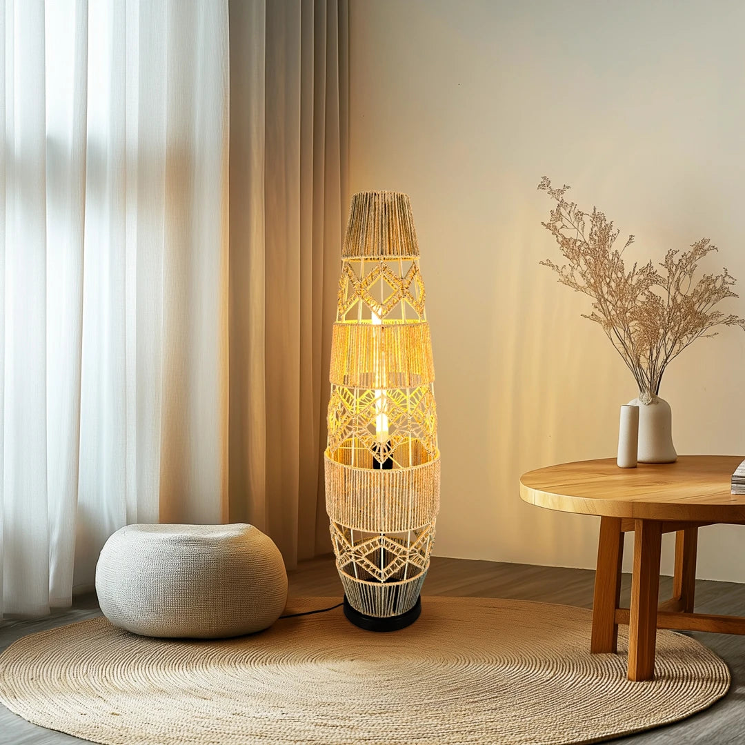 Boho-Stehlampe aus handgeflochtenem Rattan mit LED-Lichtleiste – Eckleselampe