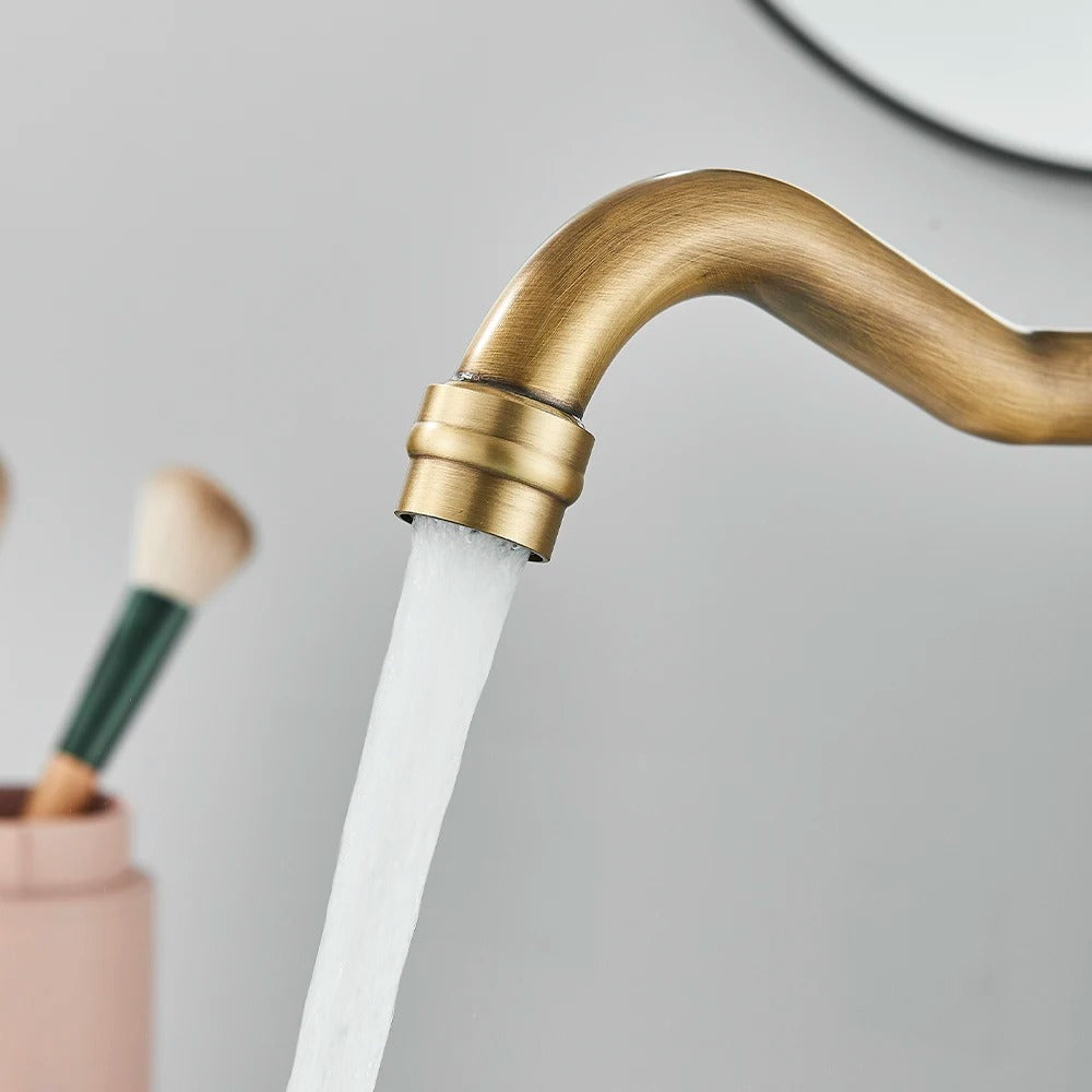 Antieke Bronzen Messing Keukenkraan – 360° Rotatie Mengkraan voor Aanrecht