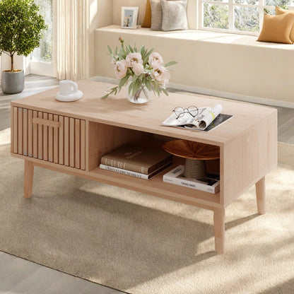 Couchtisch aus Massivholz – Natürlicher, niedriger Beistelltisch für das Wohnzimmer