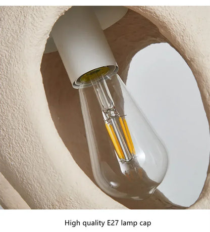 Wabi-Sabi-Hängeleuchte aus Kunstharz – Moderne, skulpturale Hängelampe