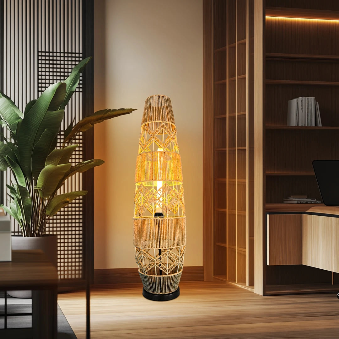 Boho-Stehlampe aus handgeflochtenem Rattan mit LED-Lichtleiste – Eckleselampe