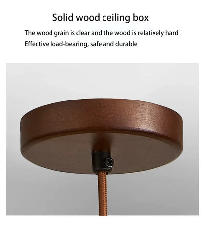 Rustikale Pendelleuchte aus Holz und Stein – Kronleuchter im mittelalterlichen Bauhaus-Stil