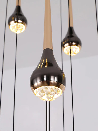 LED-Treppenhaus-Pendelleuchte – Schwarz und Gold