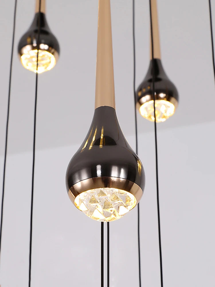 LED-Treppenhaus-Pendelleuchte – Schwarz und Gold